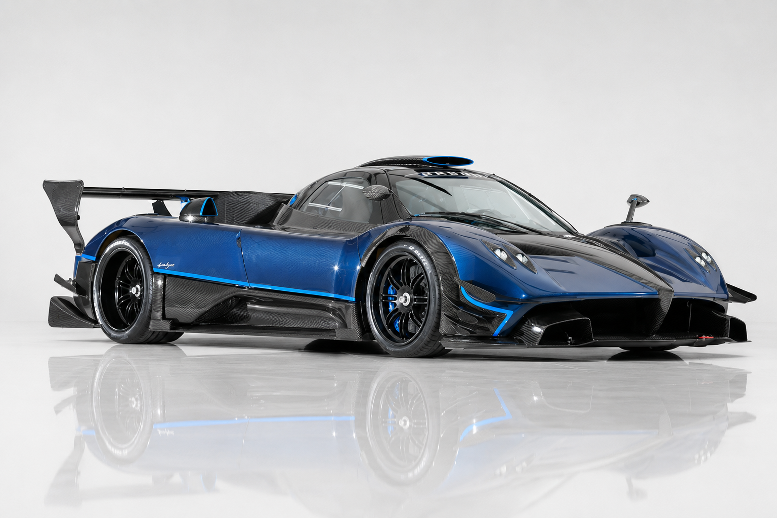Pagani Zonda R, track-only, front three-quarter view