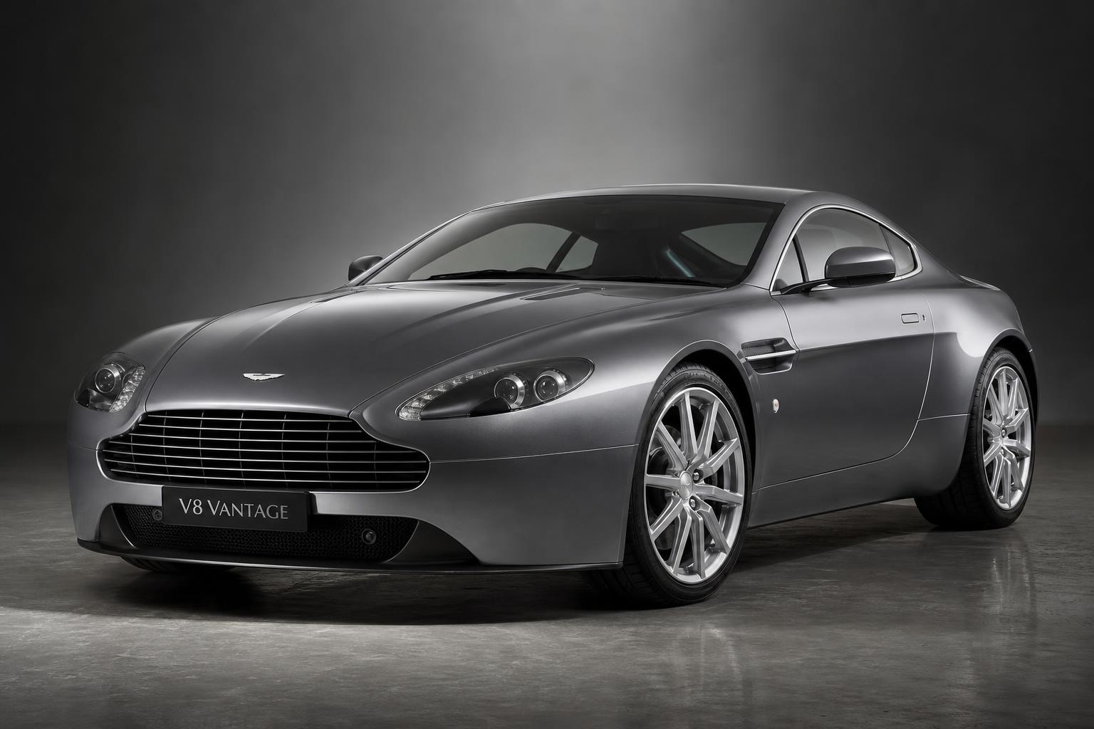 Aston Martin V8 Vantage (VH)